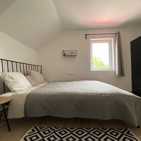 Bike & Fun Apartments - Balatonakarattya Pokoj fotografie