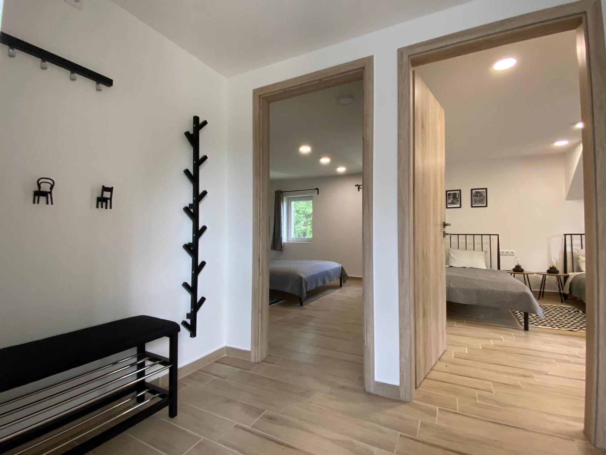 Bike & Fun Apartments - Balatonakarattya Pokoj fotografie